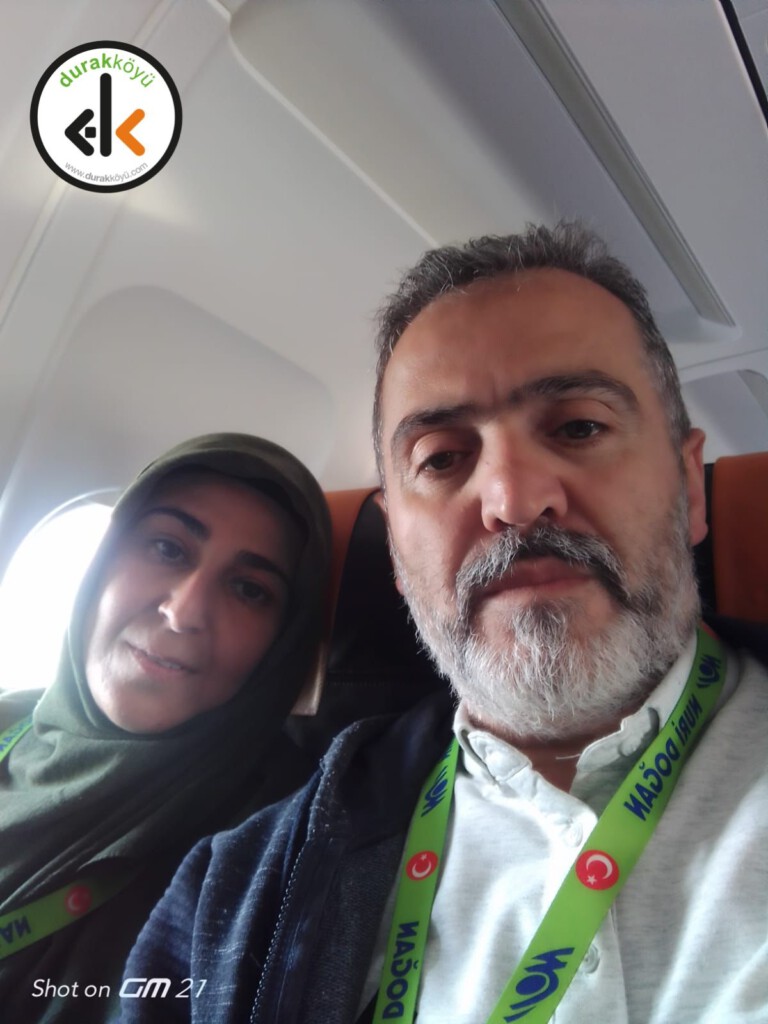 Güllü ailesi Umre’den döndüler