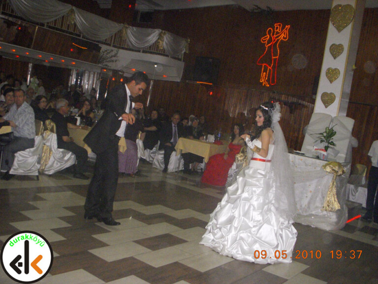 Emrah Öztürk & Sevda Altay Dünya Evine Girdiler!