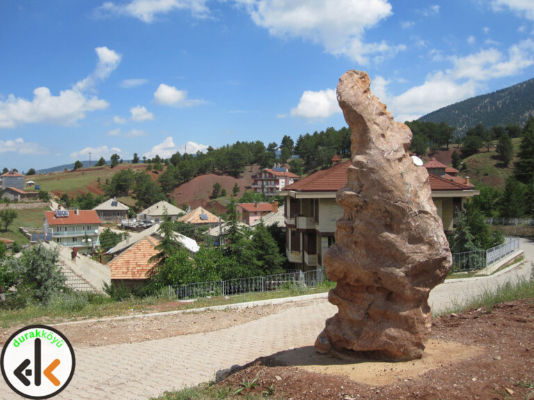 Durak Köyü’ne Taş Anıt!