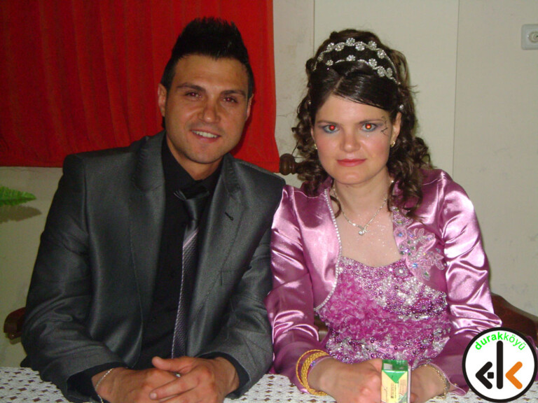 Latife Özel & Ümit Sarıç Nişanlanmışlardır!