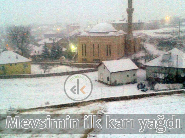 Mevsimin ilk karı yağıyor