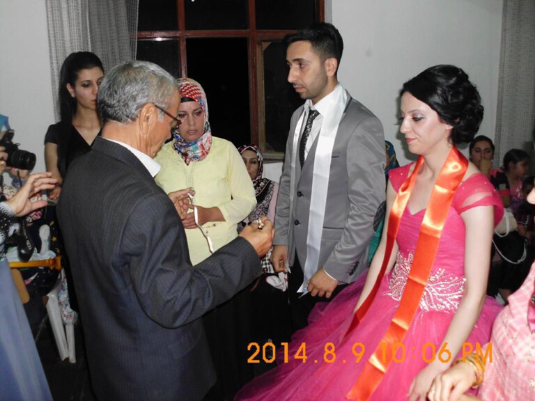 Emre Özceylan ile Hanife Karaboğa nişanlandılar