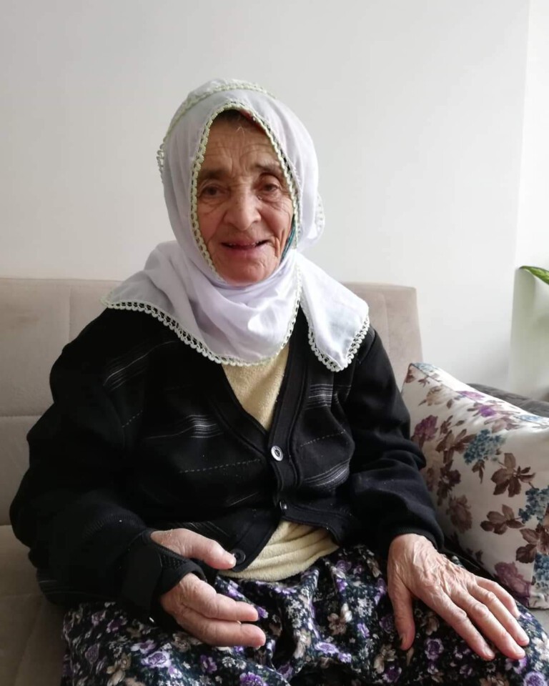 Hatice Akteke vefat etmiştir
