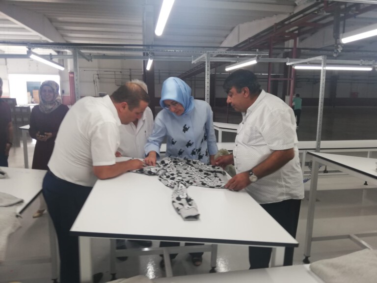 Milletvekili Gülay Samancı Arık Tekstili ziyaret etti