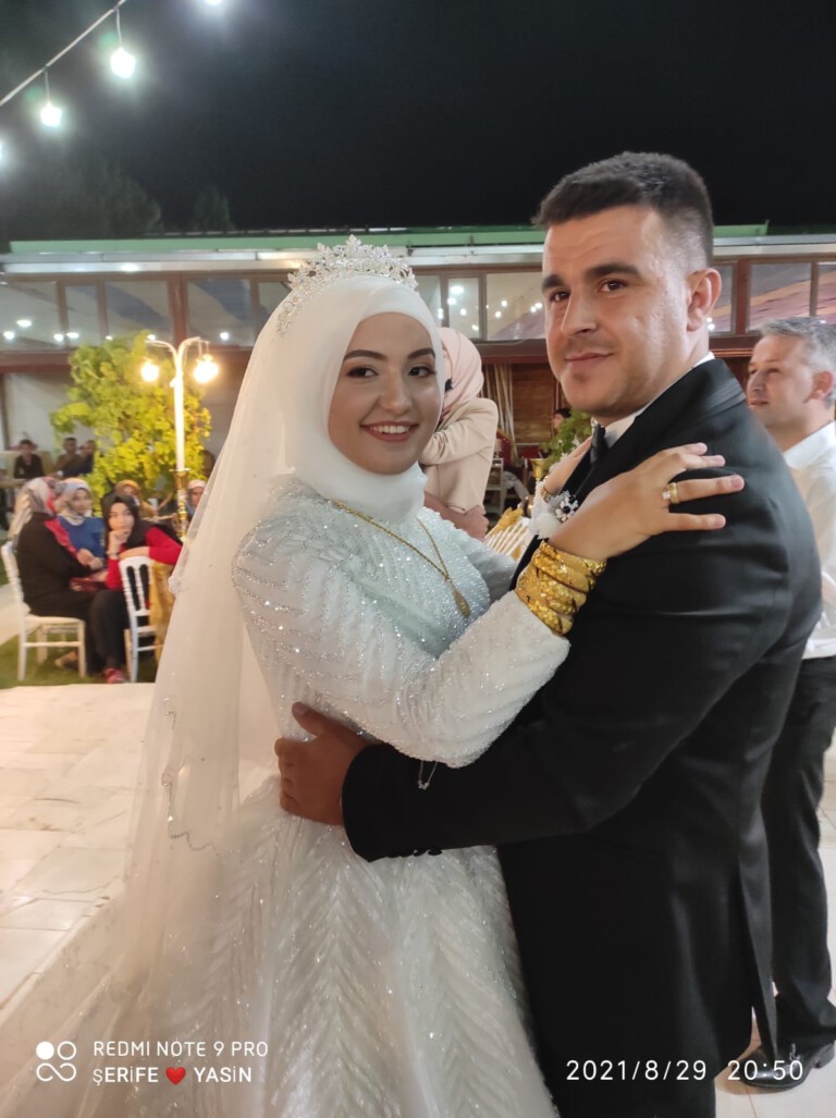 Havvanur Davarcı ile Mevlüt Karayakar evlendiler