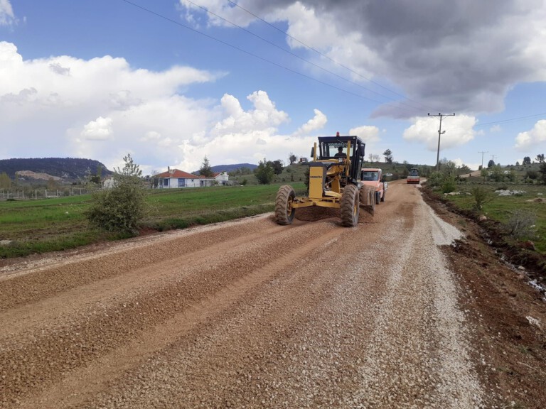 Durak mahallemiz ve Uğurlu mahallemiz arasındaki bağlantı yolu