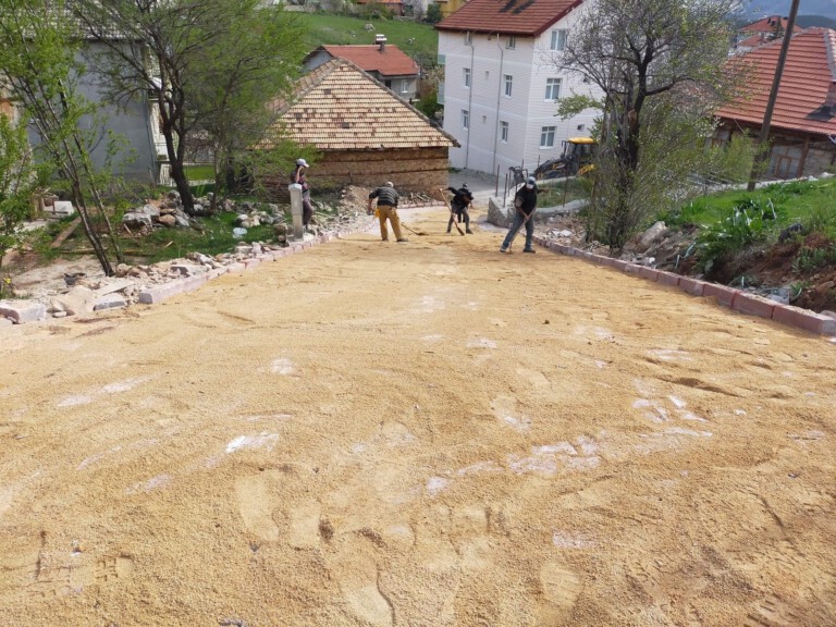 Derebucak Belediyesi tarafından yol düzenlemesi