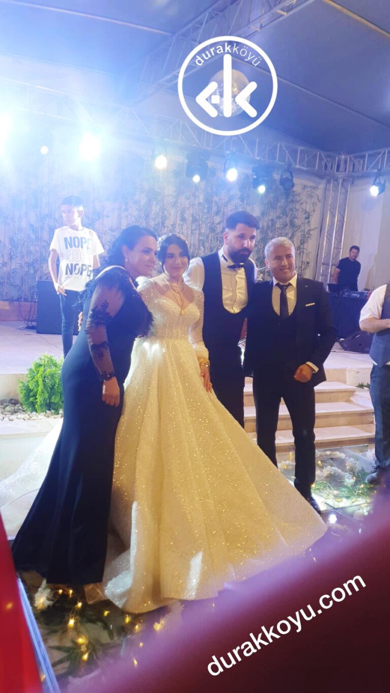 İpek Öner ile Emre Uzun evlendiler