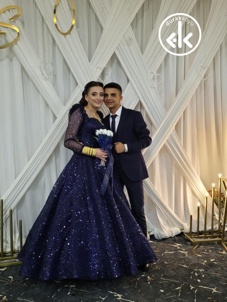 Özgür ile Sevin nişanlandılar