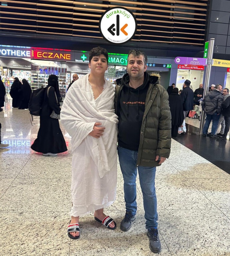 Ümmü ve oğlu Aytekin Erkök Umre’ye uğurlandılar
