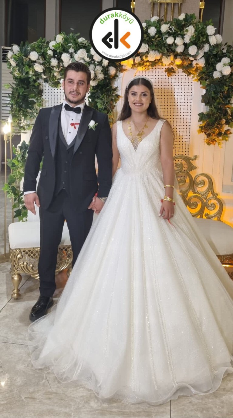 Saadet Alıcıgüzel ile Halil Çetin Dünyaevine Girdi