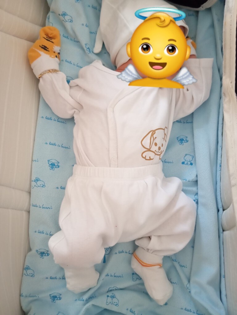 Müzeyyen ve Burak Efe çiftinin bebekleri oldu