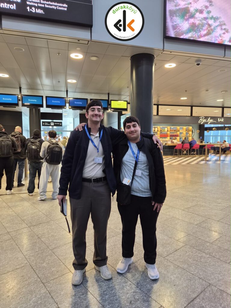 Mehmetcan Ballı ve Tunahan Akkanat Umre Yolculuğuna Uğurlandı
