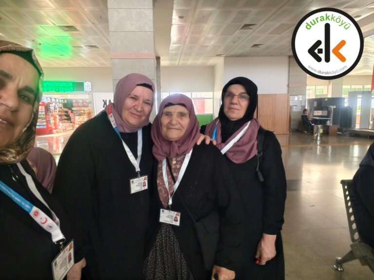 Menekşe Okur ve Kızları Kutsal Topraklarda