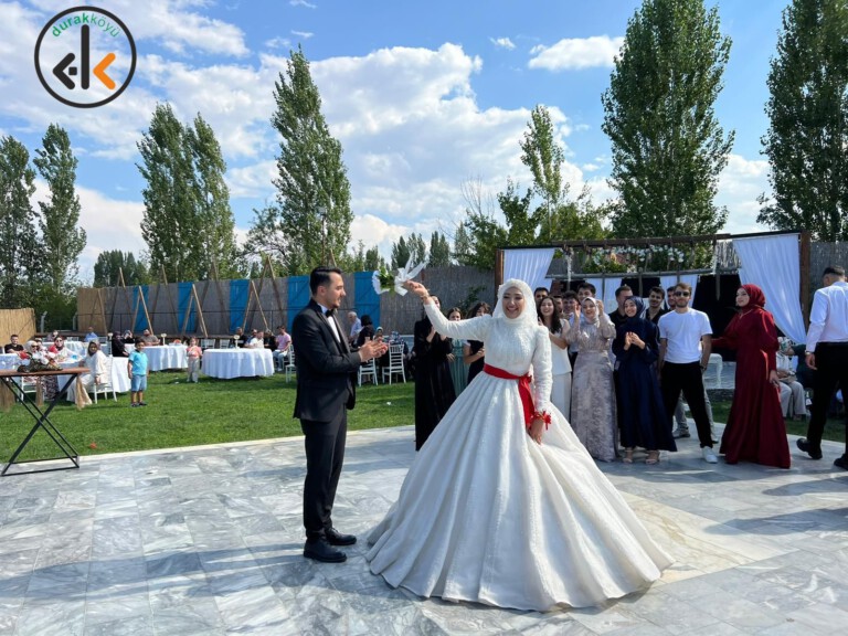 Tuğba ile Muhammed Mustafa evlendiler