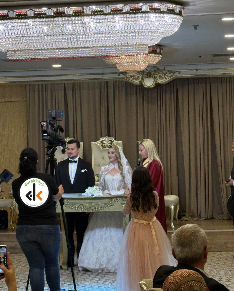 Rümeysa Yayar ve Berk Özcan Dünya Evine Girdi