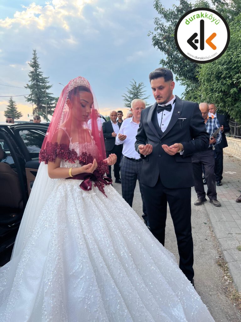 Kübra ve Onur Can Dünya Evine Girdi