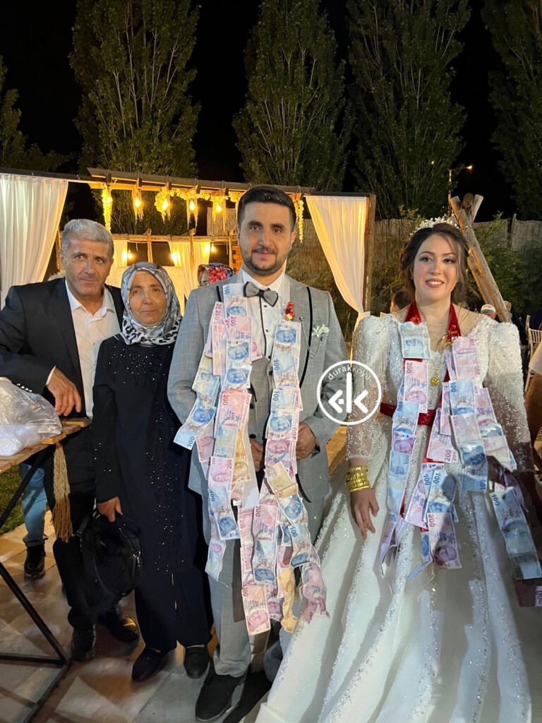 Mustafa ile Fatma Nur evlendiler