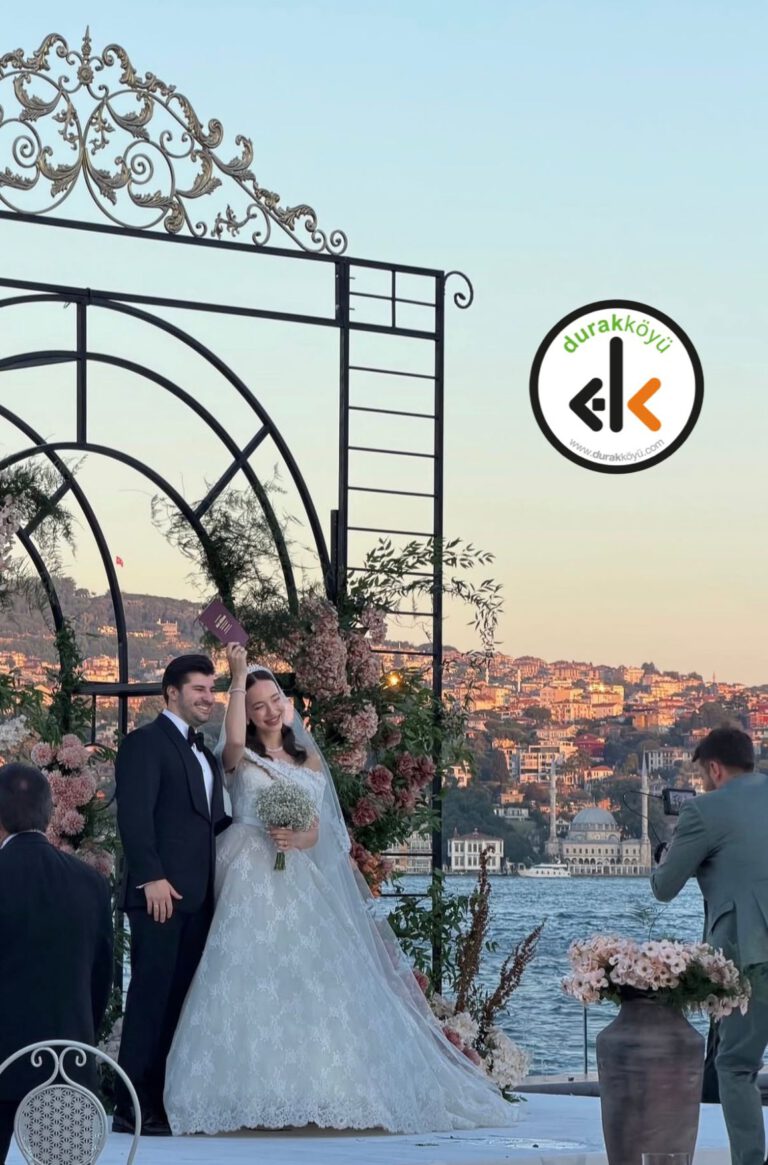 İstanbul Boğazı’nda Masalsı Düğün: Nadide Gaye Soyer ve Ayberk Akçay Evlendi